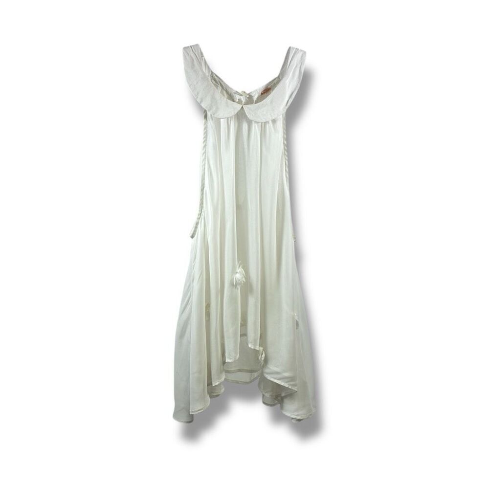 Women's White Flowing Sleeveless Tunic Top